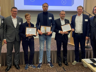 Preistraeger-Maklerunterstuetzung-OMGV-Award-2022-As-im-Aermel