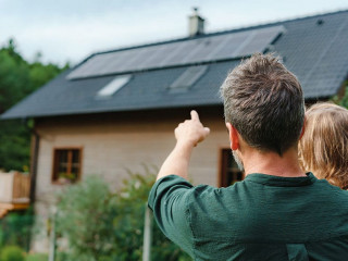 Vater-Tochter-Haus-533379641-AS-Halfpoint