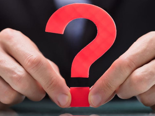 Anzugtraeger-Fragezeichen-195564665-AS-Andrey-Popov