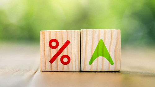 Wuerfel-Prozent-Pfeil-541464211-AS-Puttachat