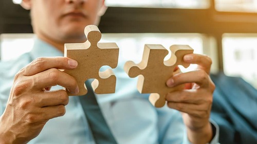 Anzugtraeger-Puzzle-437221388-AS-SMEEitz
