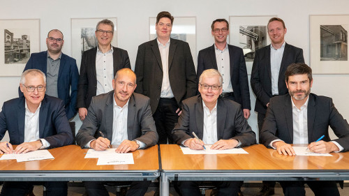 Vertragsunterzeichnung-2022-Continentale-adesso