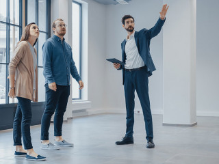 Paar-Makler-341777403-AS-Gorodenkoff