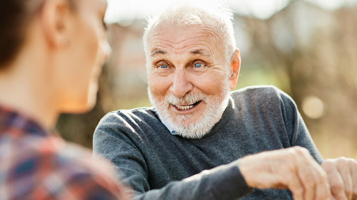 Frau-Senior-387535424-AS-Lumos-sp