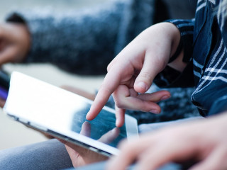 Closeup arbeiten am Tablet