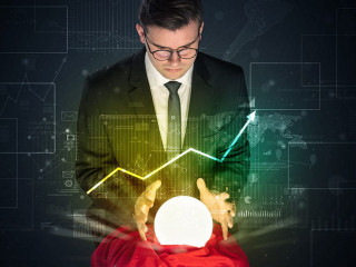 Anzugtraeger-Glaskugel-Pfeil-213394016-AS-ra2-studio