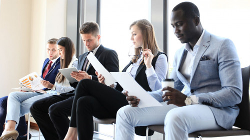 BewerberInnen-125404543-AS-ty