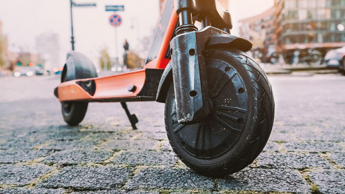 E-Scooter-303438247-AS-Igor-Tichonow