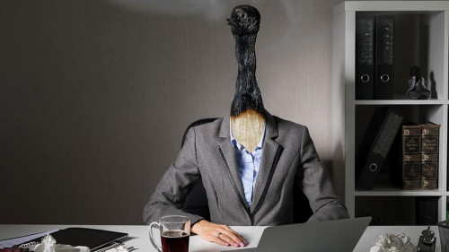 Frau-Streichholzkopf-227033847-AS-Kaspars-Grinvalds