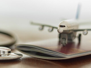 Flugzeug-Stethoskop-250931507-AS-raquel