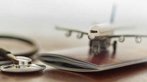 Flugzeug-Stethoskop-250931507-AS-raquel