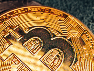 Bitcoin-410837254-AS-fotofabrika
