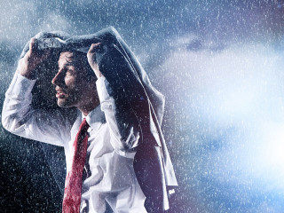 Anzugtraeger-Regen-358619098-AS-moodboard