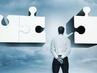 Anzugtraeger-Puzzle-57254839-AS-WavebreakmediaMicro