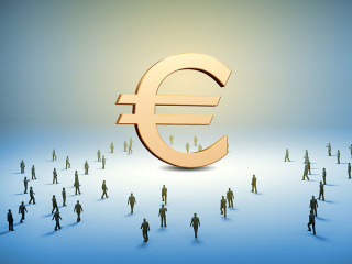 Menschen-Euro-50451447-AS-Sergey-Nivens