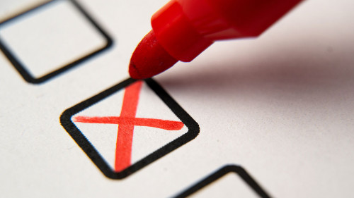 Kaestchen-Rotstift-518512091-AS-Grustock