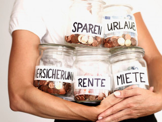 Frau-Glaeser-Euro-16460113-AS-Peter-Atkins