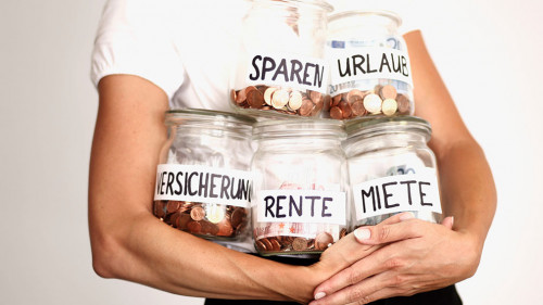 Frau-Glaeser-Euro-16460113-AS-Peter-Atkins