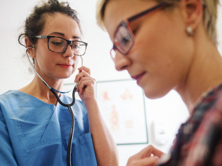 Aerztin-Patientin-236275060-AS-dusanpetkovic1