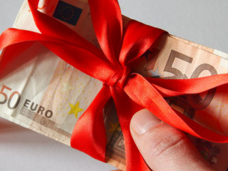 hHand-Fuenfziger-Schleife-19282734-AS-PIXMatex