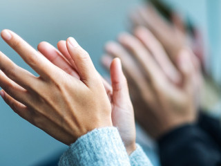 Beifall-391429990-AS-Farknot-Architect