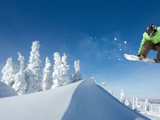 Snowboarder-279724804-AS-LUGOSTOCK