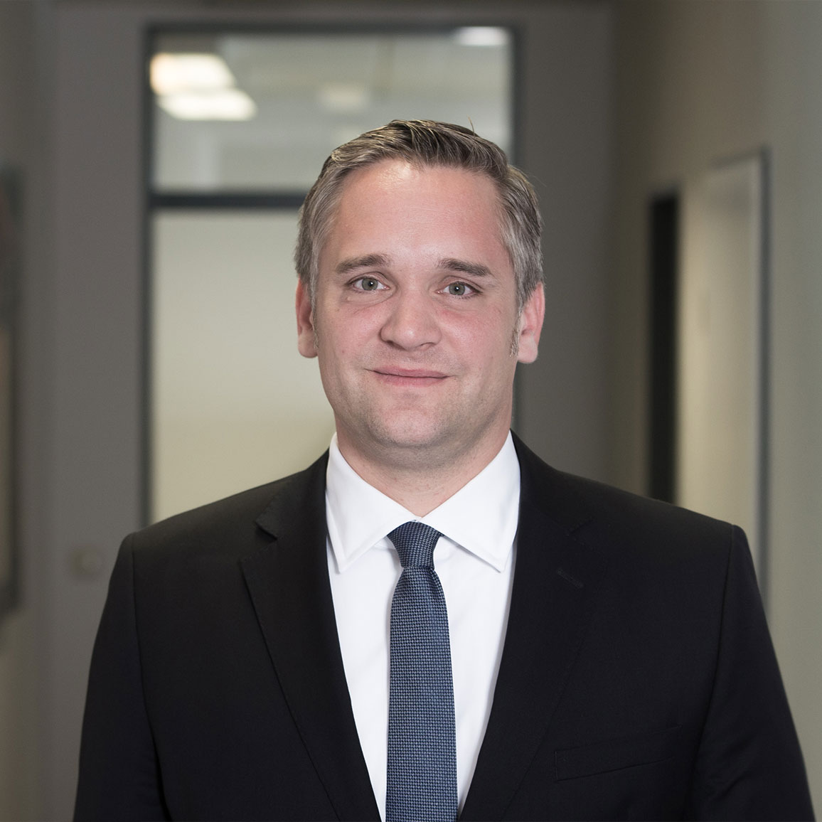 Tim-Banerjee-2021-Banerjee-Kollegen