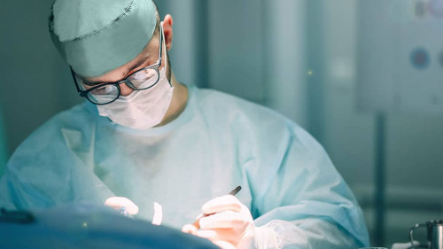 Chirurg-257857446-AS-velimir