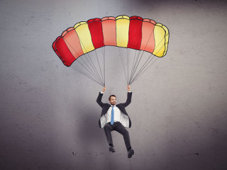 Anzugtraeger-Fallschirm-62377989-AS-SFIO-CRACHO