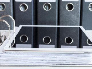 Tablet-Ordner-150437504-AS-Alexander-Limbach