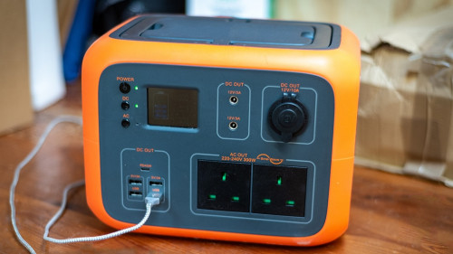 Mobile-Powerstation-539448631-AS-Lucy