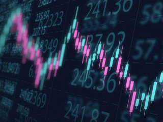 Candlesticks-564838334-AS-iamchamp