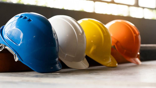 Bauhelme-320940746-AS-Rapeepat