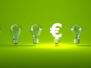 Gluehbirnen-Euro-46831435-AS-Mikhail-Mishchenko