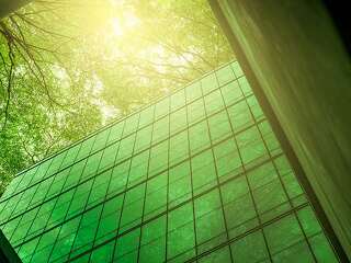 Buerogebaeude-gruen-543449821-AS-Artinun