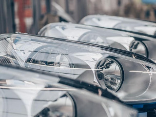 Fabrik-Scheinwerfer-338119563-AS-Khaligo