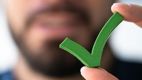 Mann-Haken-gruen-549368949-AS-Andrey-Popov