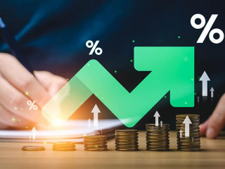 Mann-Muenzen-Pfeil-Paragraf-553416763-AS-Sutthiphong