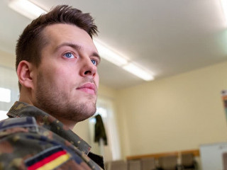 Soldat-323484299-AS-filmbildfabrik