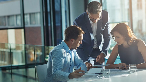 KollegInnen-563019691-AS-peopleimages-com