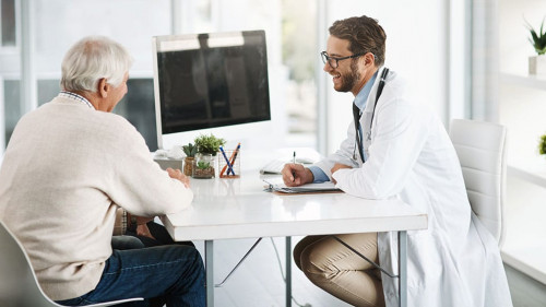 Sprechstunde-492142616-AS-Thurstan-Hinrichsen-peopleimages-com