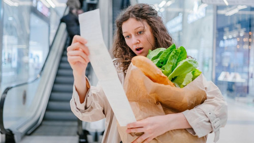 Frau-Quittung-486501338-AS-wifesun