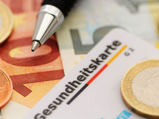Gesundheitskarte-398656613-AS-maho