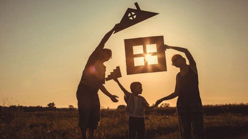 Familie-Haus-242045263-AS-altanaka