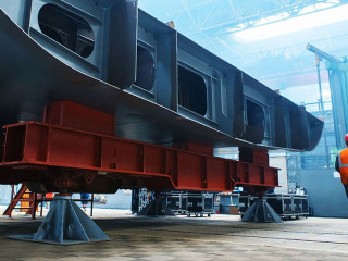 Bootsbau-Halle-401232340-AS-Dmitry