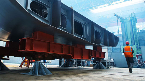 Bootsbau-Halle-401232340-AS-Dmitry