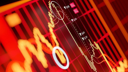 Candlesticks-rot-331489590-AS-James-Thew