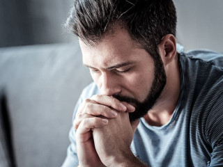 Mann-deprimiert-199100848-AS-Viacheslav-Yakobchuk