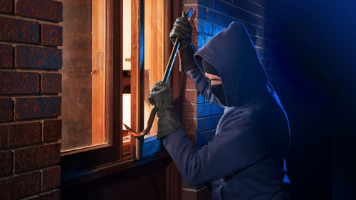 Einbrecher-127452165-AS-Christian-Delbert