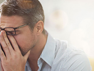 Computer, stress burnout or business man with anxiety from bad investment, stock market crash or financial crisis mockup. Problem, headache or crypto trader with forex, bitcoin or NFT trading mistake